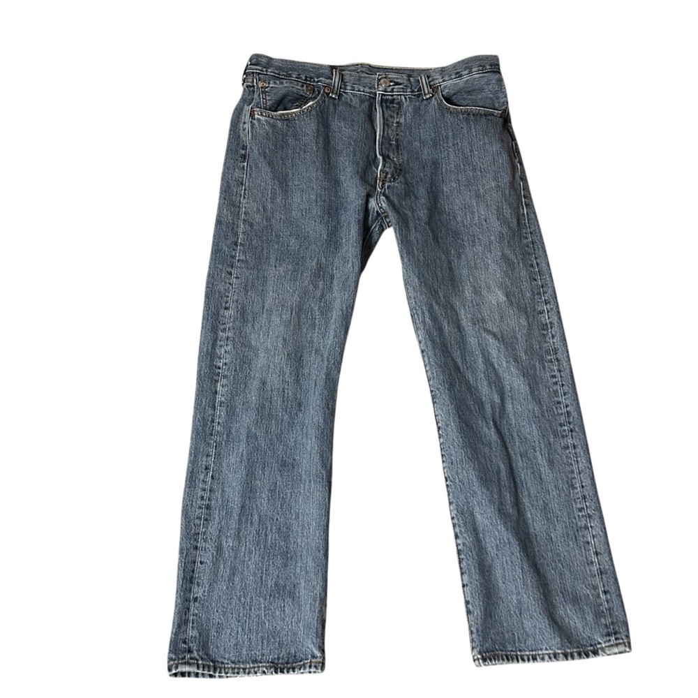 Levi's and Wrangler Relaxed Fit Blue Jeans for Men - Picture 2 of 11